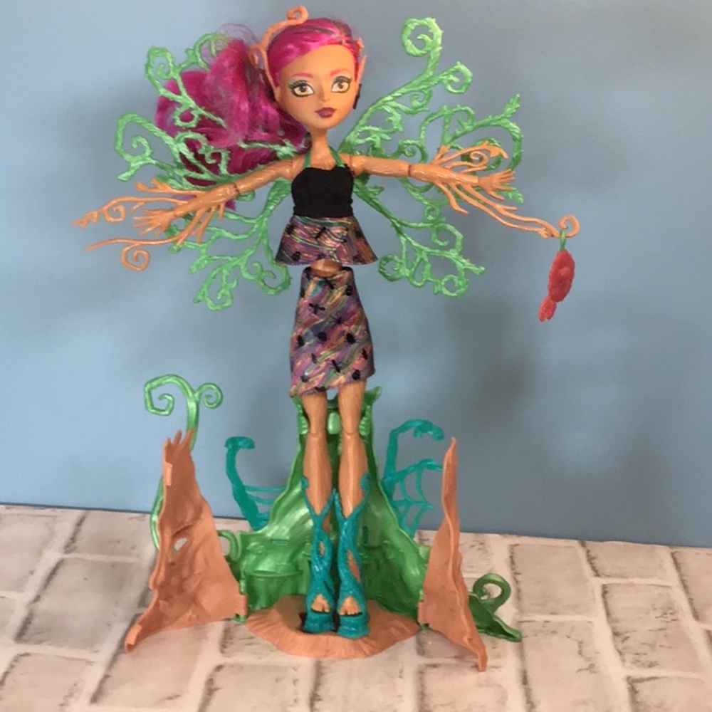 Monster High Garden Ghouls Treesa Thornwillow